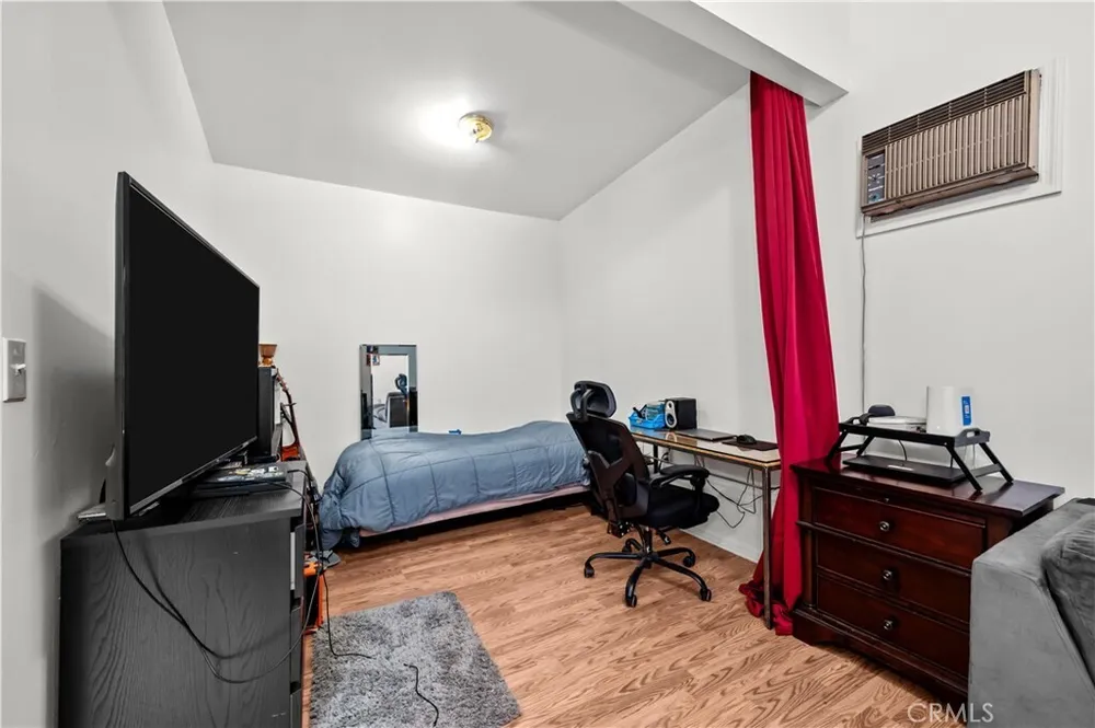 914 N Sacramento St, Orange, CA 92867