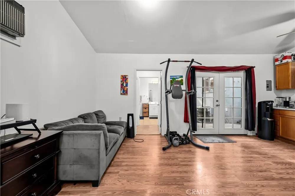 914 N Sacramento St, Orange, CA 92867