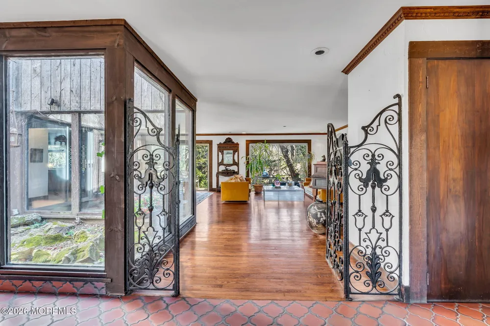 6 Surrey Ln, Ocean, NJ 07712