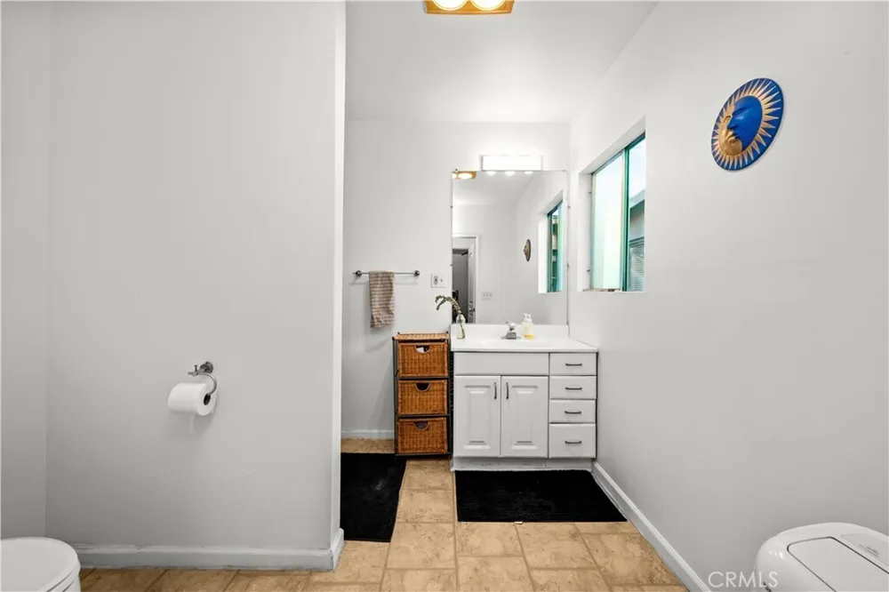 914 N Sacramento St, Orange, CA 92867