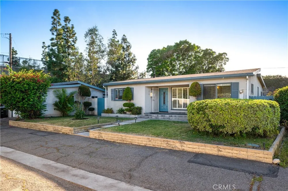 914 N Sacramento St, Orange, CA 92867