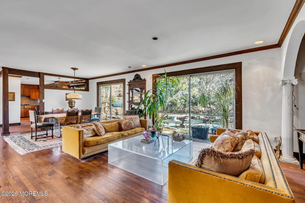 6 Surrey Ln, Ocean, NJ 07712