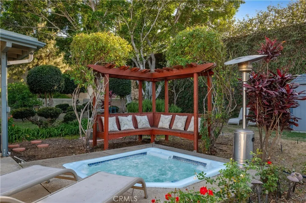914 N Sacramento St, Orange, CA 92867