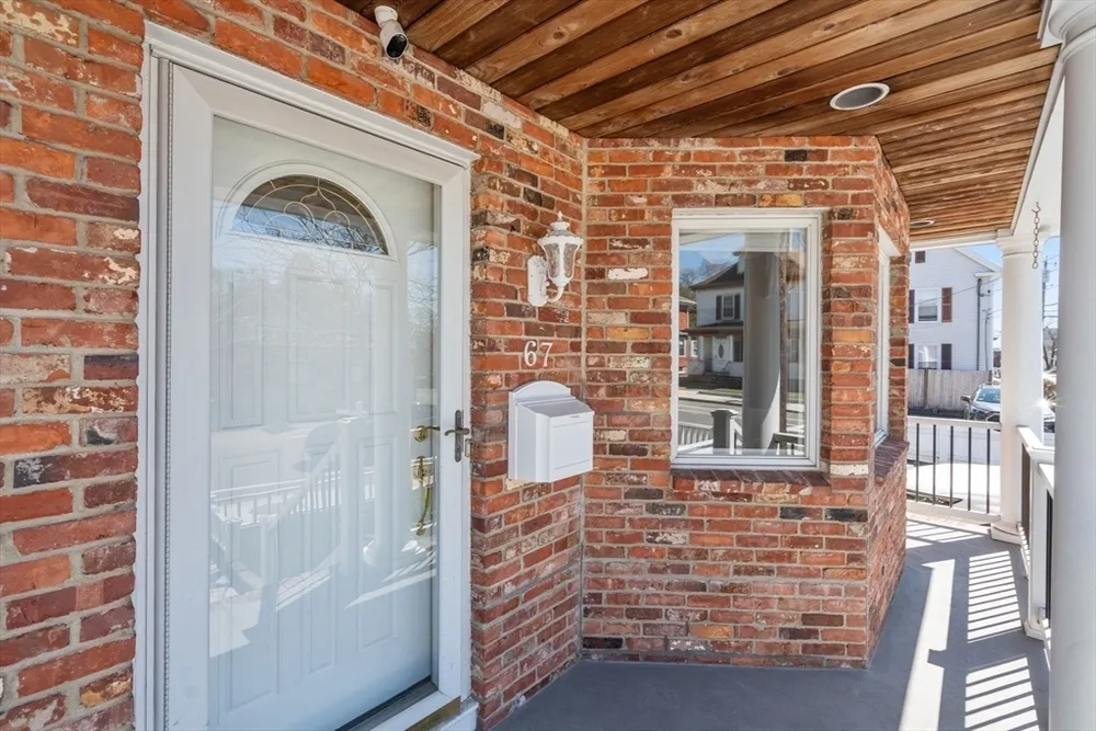 67 Lynnfield St, Lynn, MA 01904