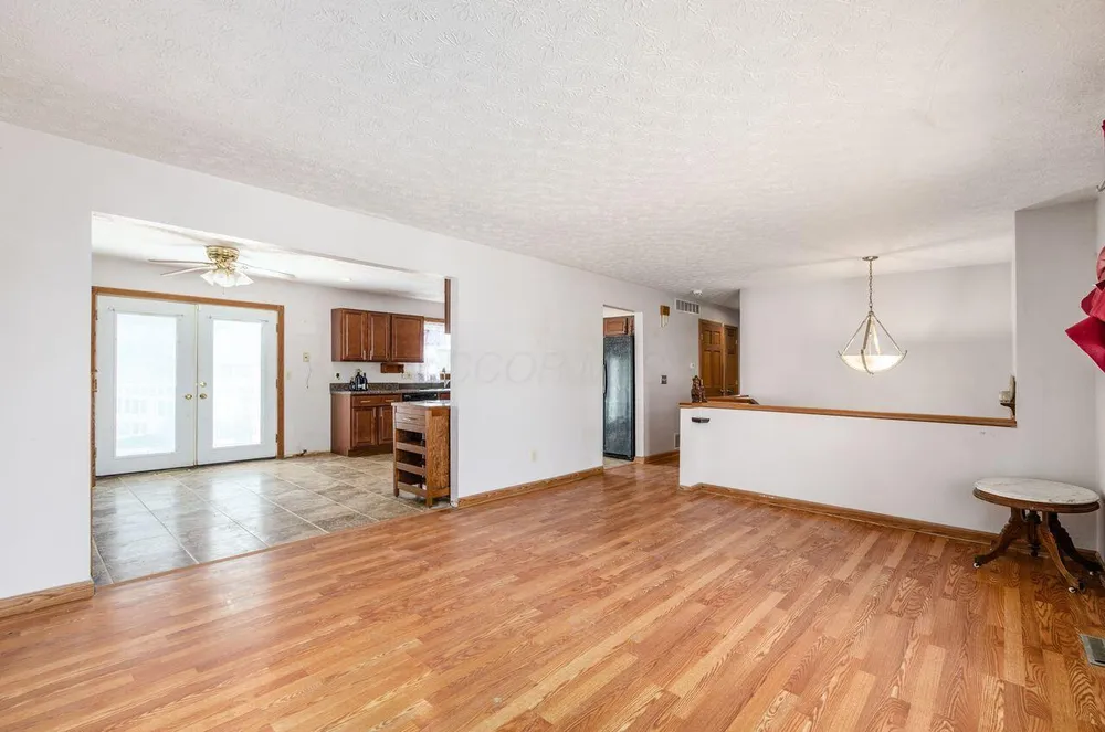 1328 Hilton Dr, Reynoldsburg, OH 43068
