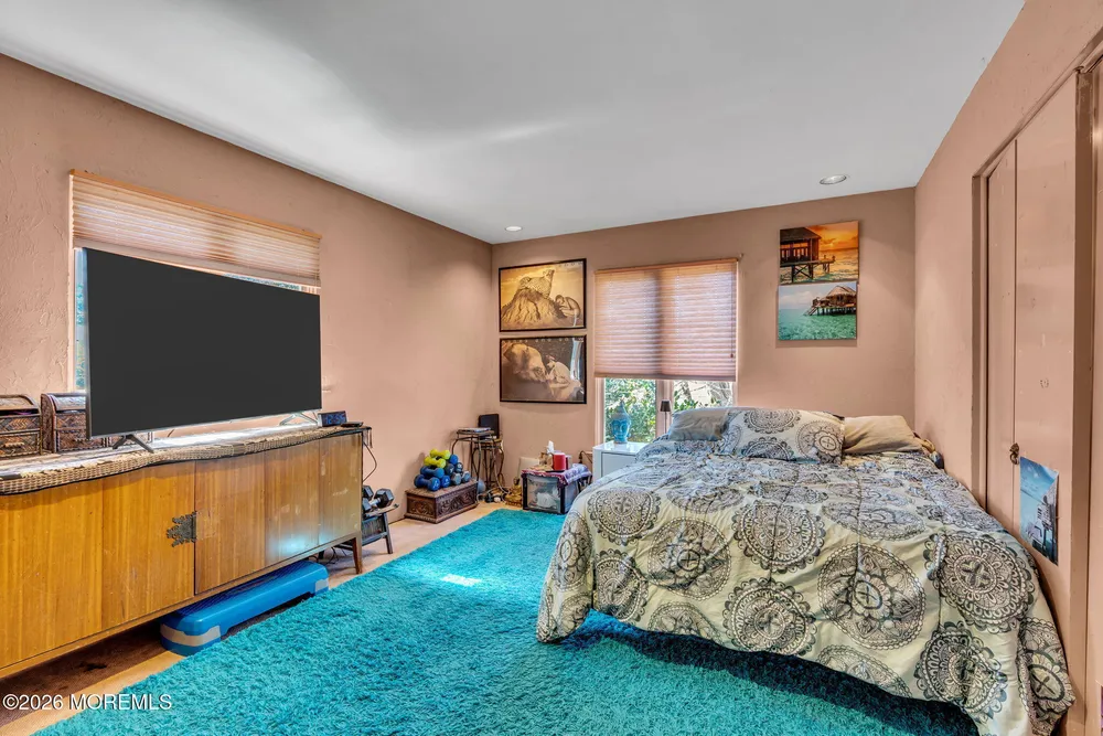 6 Surrey Ln, Ocean, NJ 07712