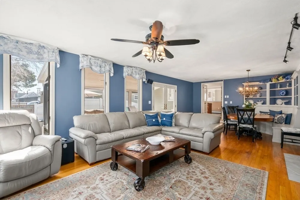 67 Lynnfield St, Lynn, MA 01904