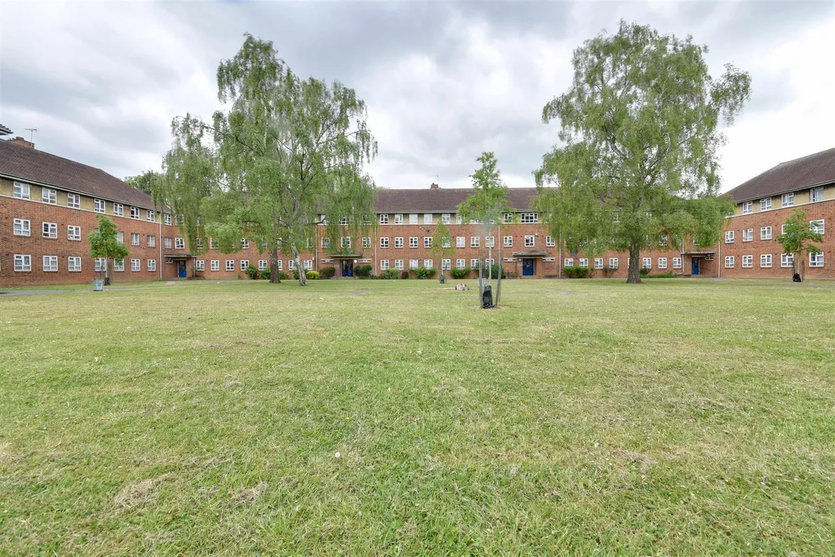 The Woodlands, North Finchley, N12