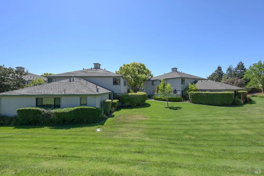 46 Dockside Cir, San Rafael, CA 94903