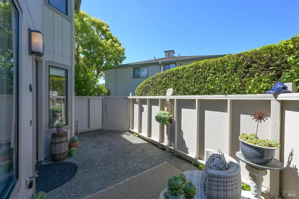 46 Dockside Cir, San Rafael, CA 94903
