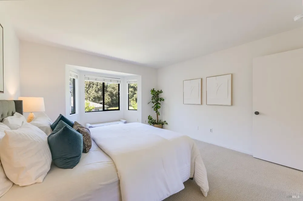 46 Dockside Cir, San Rafael, CA 94903