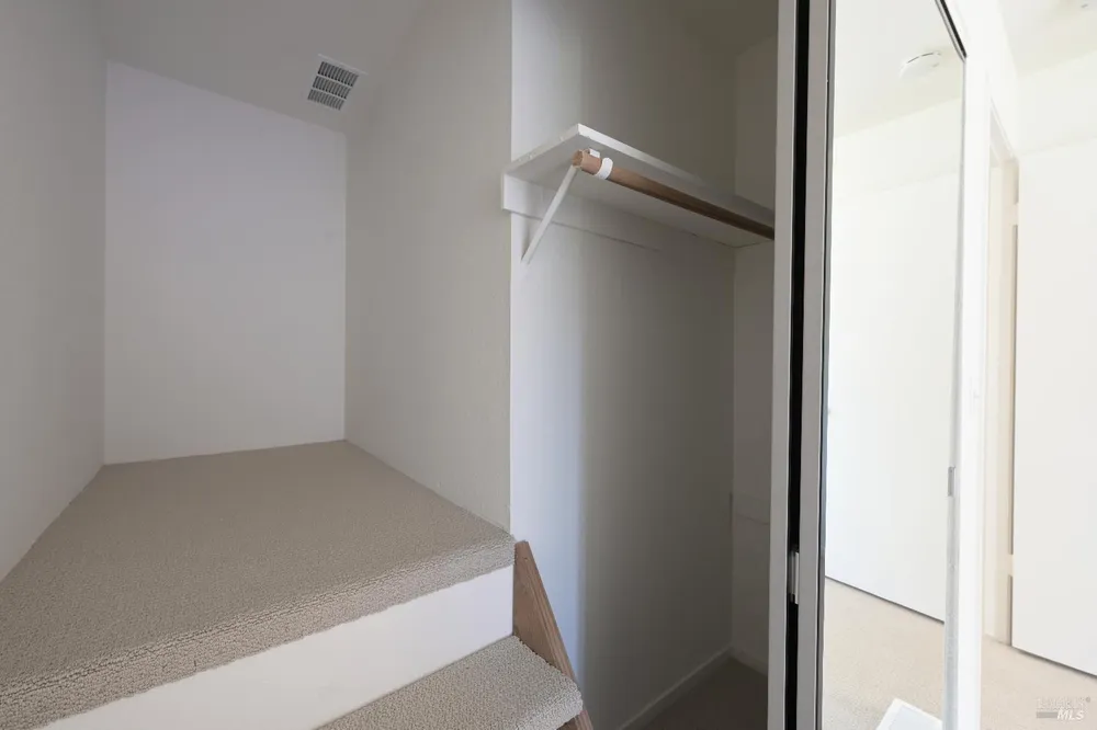 46 Dockside Cir, San Rafael, CA 94903