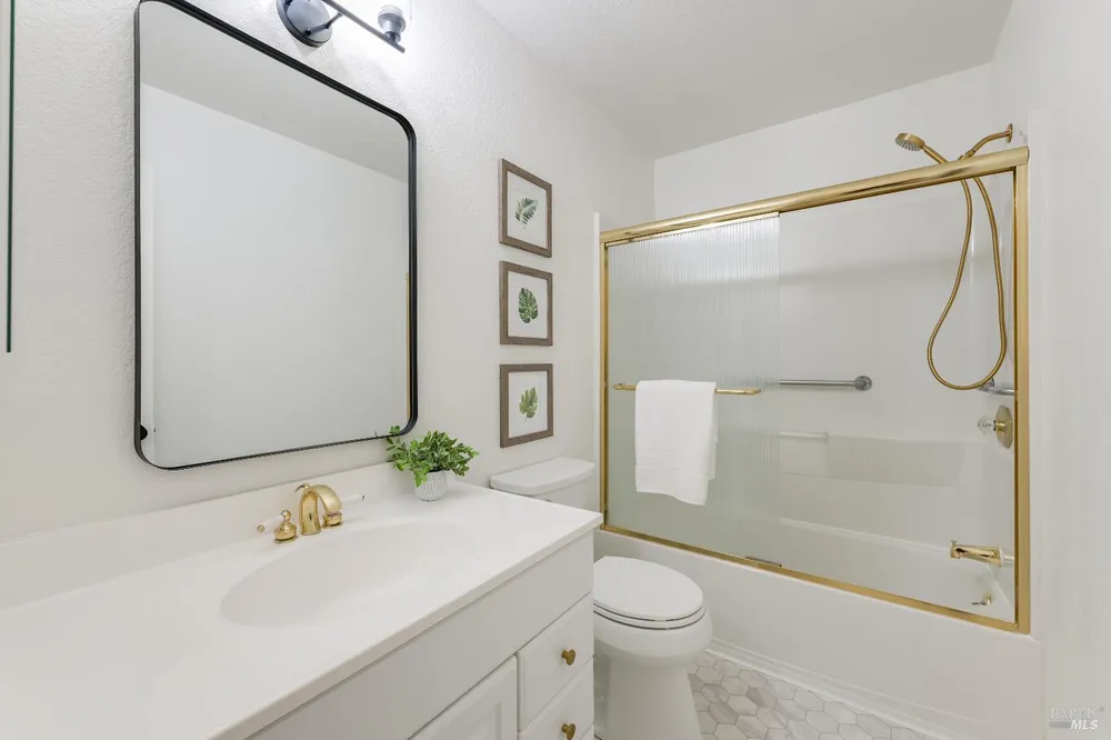 46 Dockside Cir, San Rafael, CA 94903