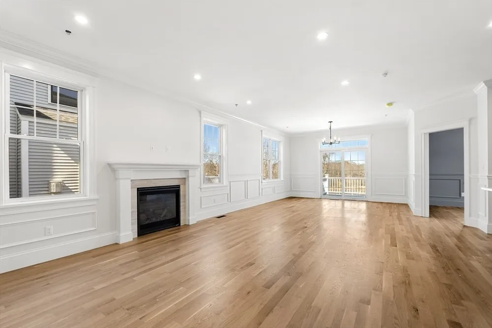 24 Fellows Rd, Ipswich, MA 01938