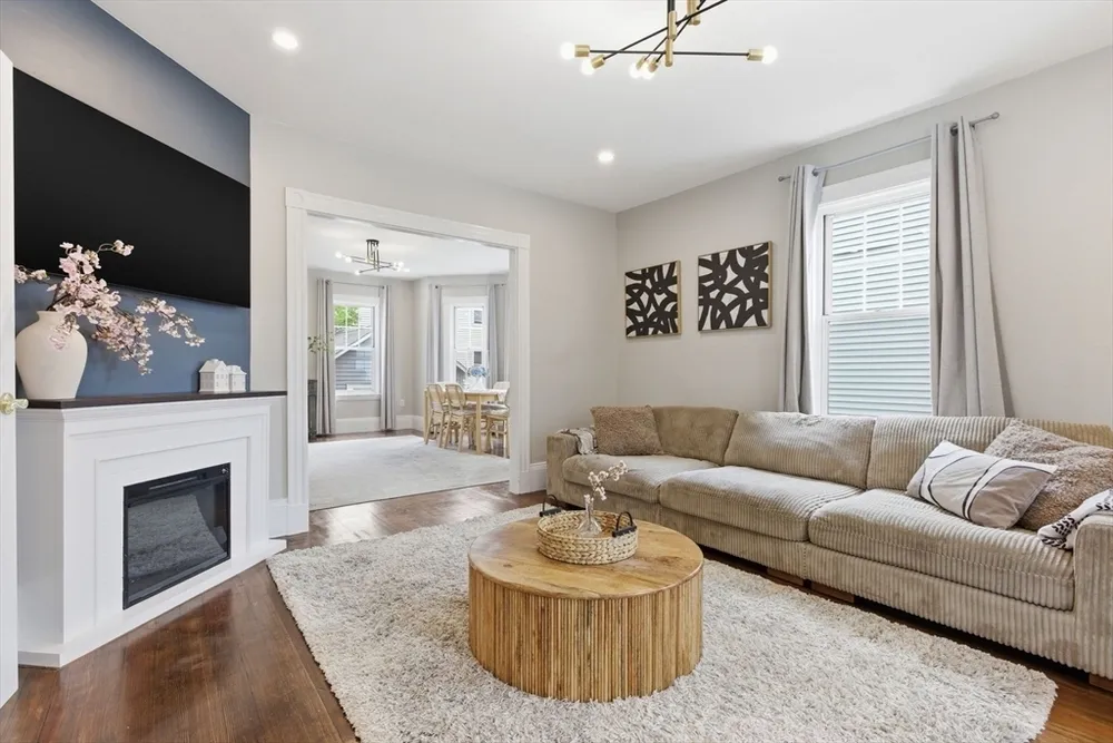 97 Trenton St, Melrose, MA 02176