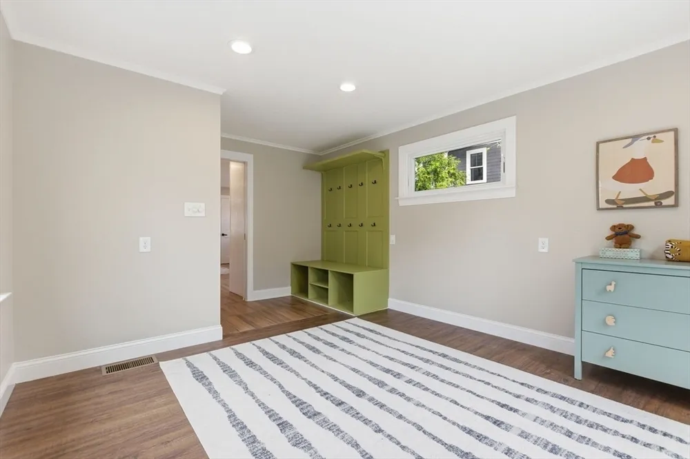 97 Trenton St, Melrose, MA 02176