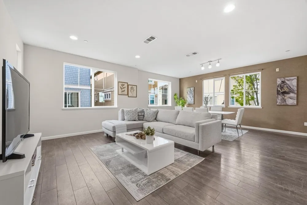 7026 N Mariposa Ln, Dublin, CA 94568