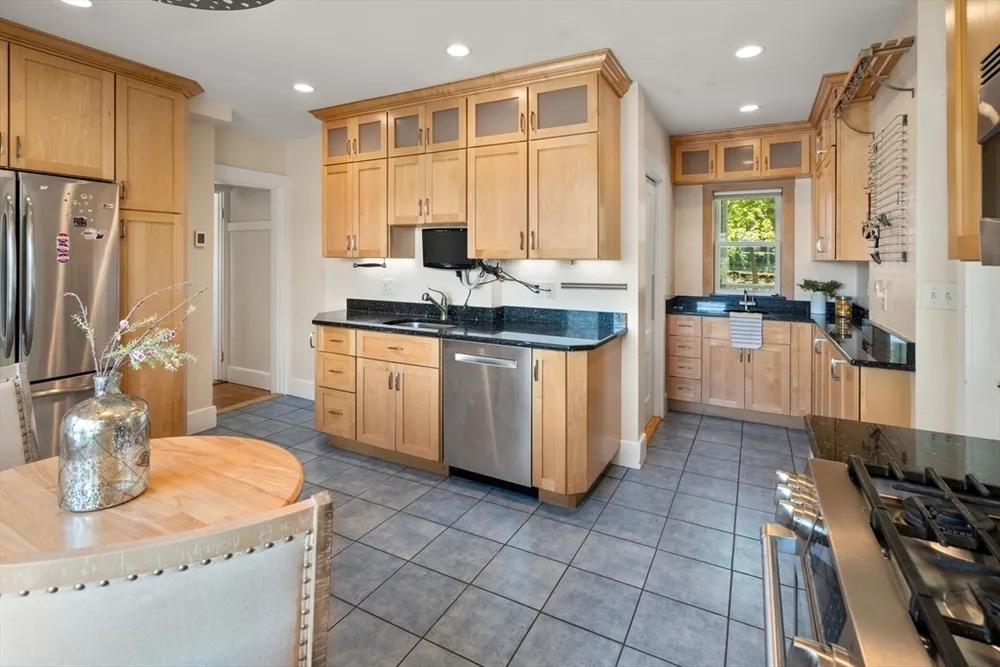 90 Hull St, Newton, MA 02460