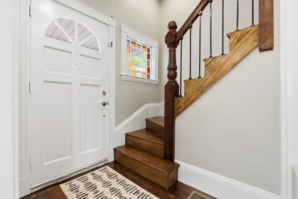 97 Trenton St, Melrose, MA 02176