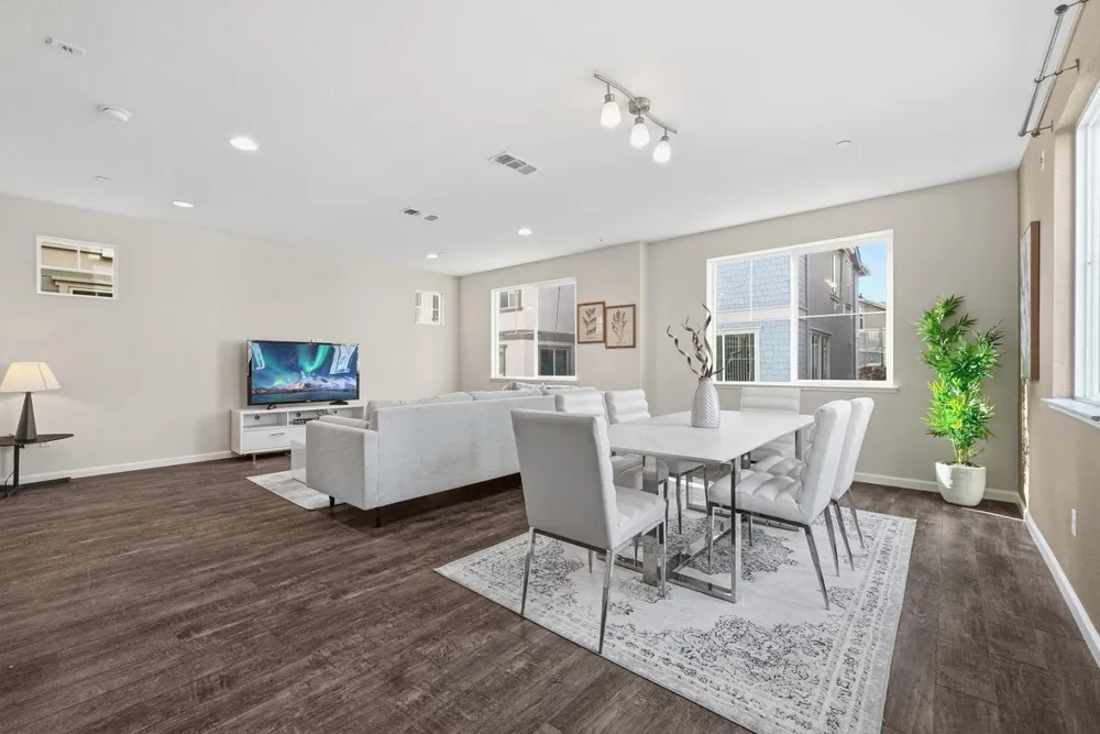 7026 N Mariposa Ln, Dublin, CA 94568