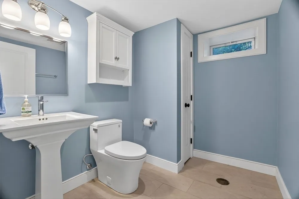 11 Haynes Rd, Newton, MA 02459