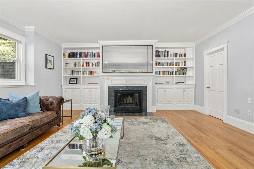 110 Avalon Rd, Newton, MA 02468