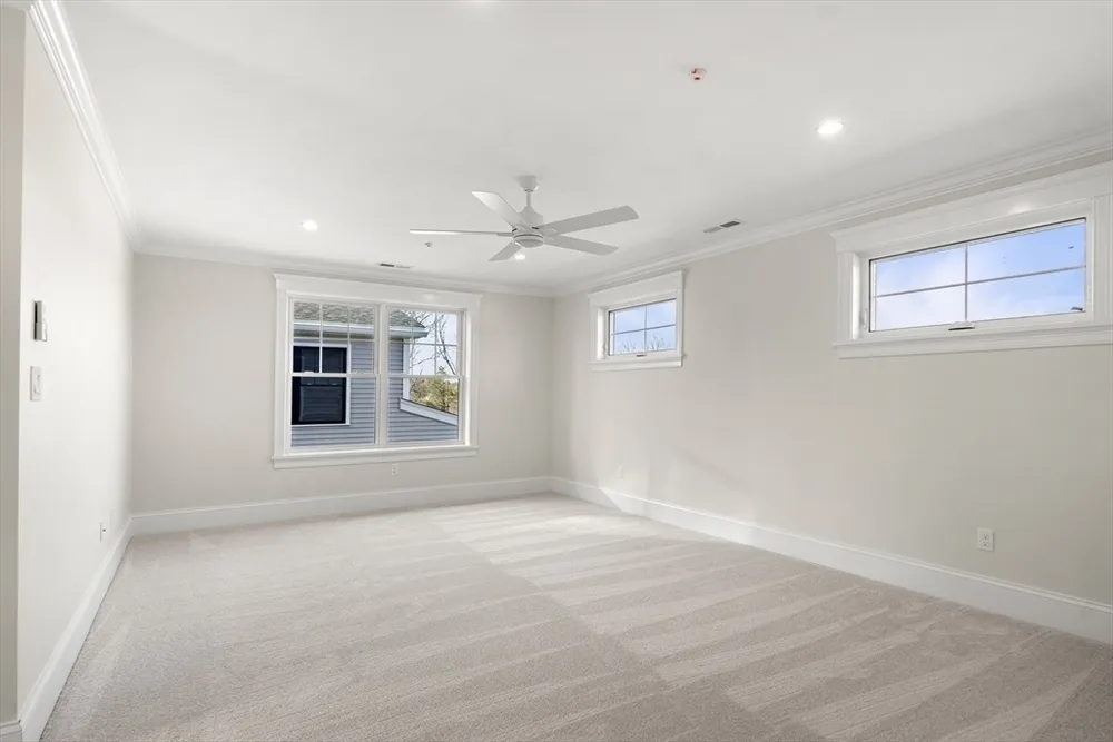 24 Fellows Rd, Ipswich, MA 01938