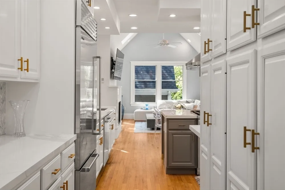 110 Avalon Rd, Newton, MA 02468