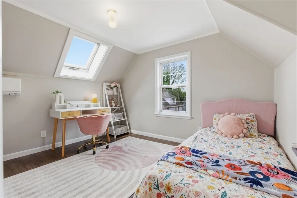 97 Trenton St, Melrose, MA 02176