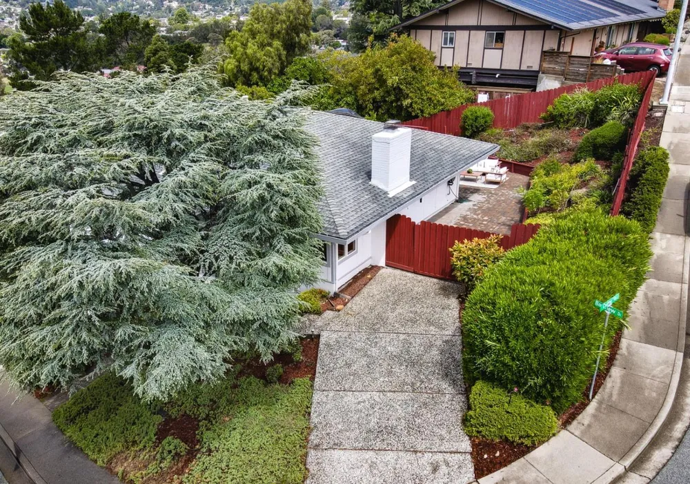 15 Bayview Dr, San Carlos, CA 94070