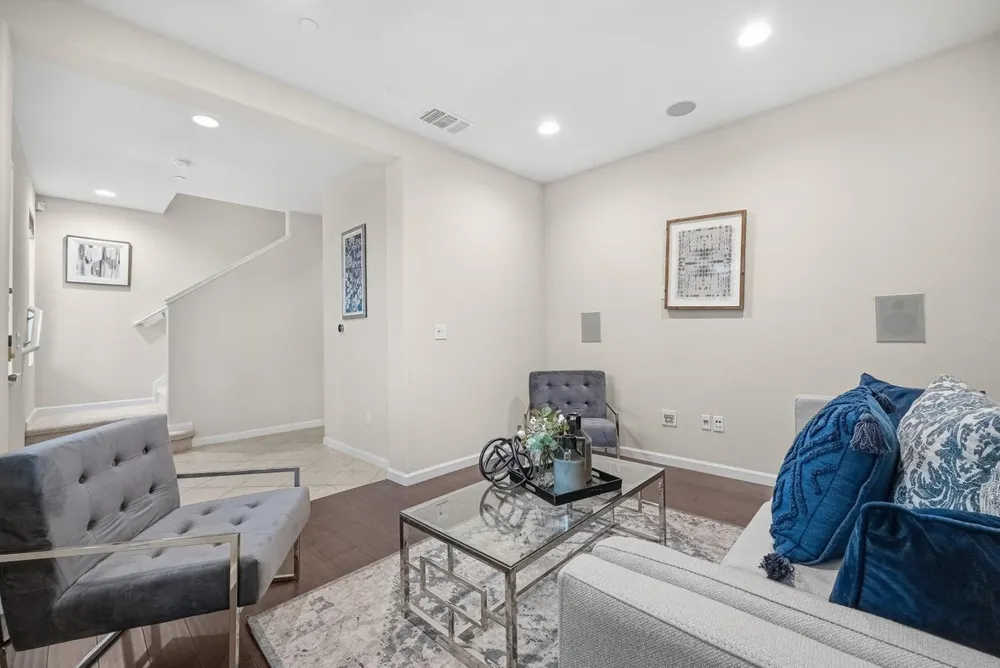 7026 N Mariposa Ln, Dublin, CA 94568