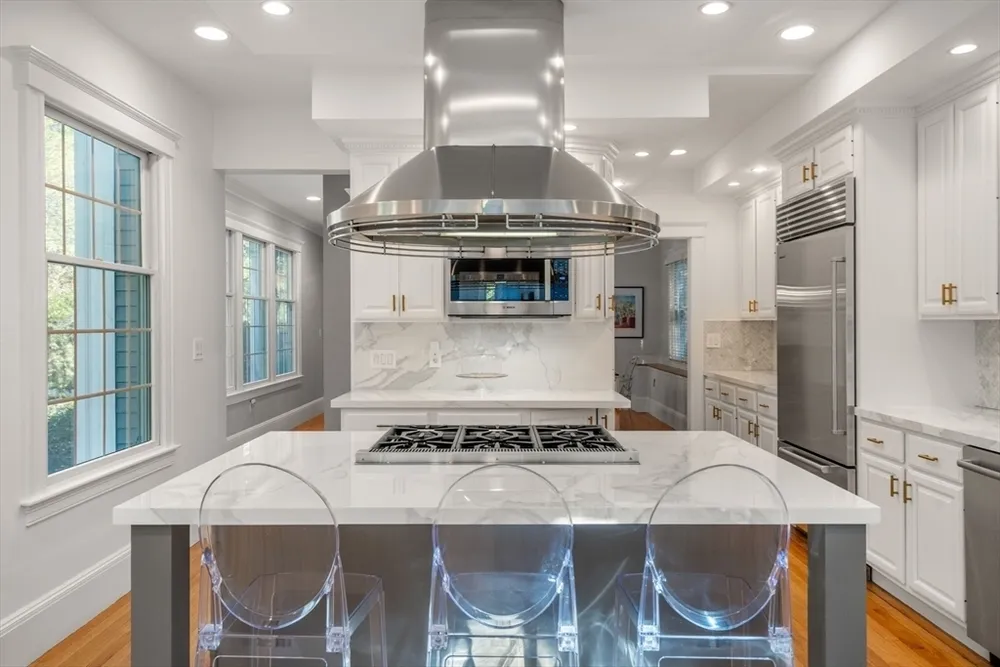 110 Avalon Rd, Newton, MA 02468