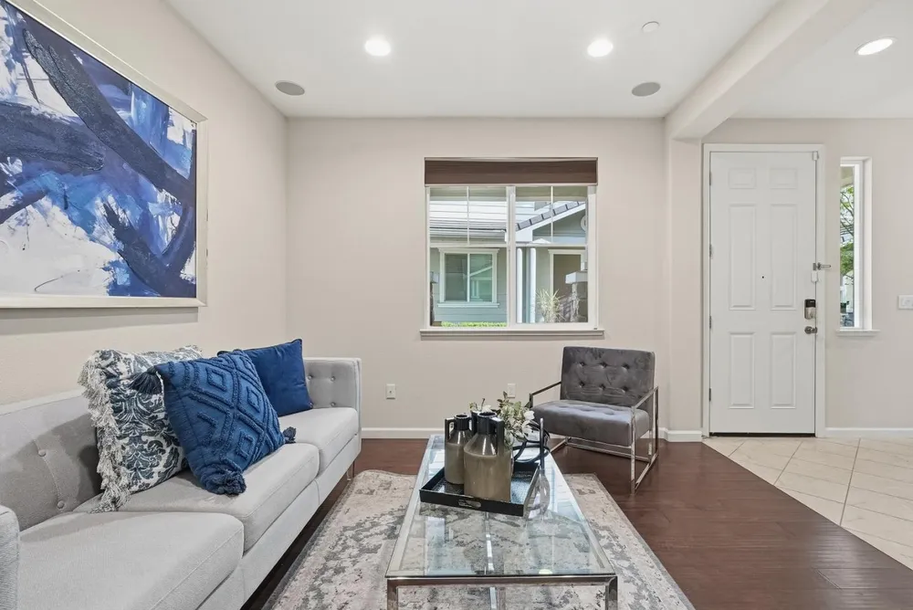 7026 N Mariposa Ln, Dublin, CA 94568