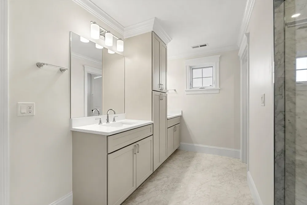 24 Fellows Rd, Ipswich, MA 01938
