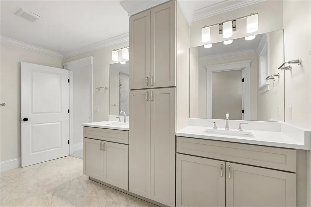 24 Fellows Rd, Ipswich, MA 01938