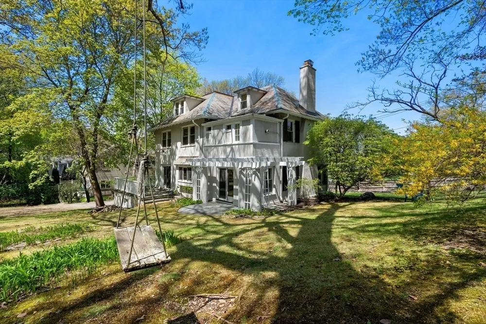 90 Hull St, Newton, MA 02460