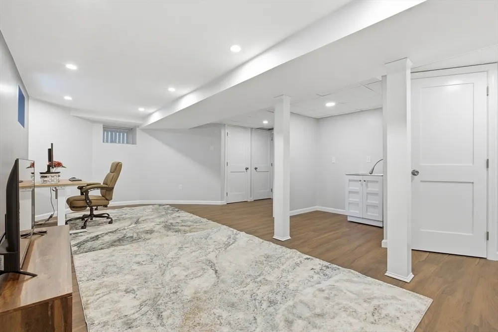 97 Trenton St, Melrose, MA 02176