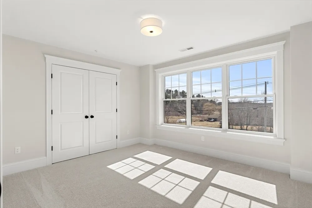 24 Fellows Rd, Ipswich, MA 01938