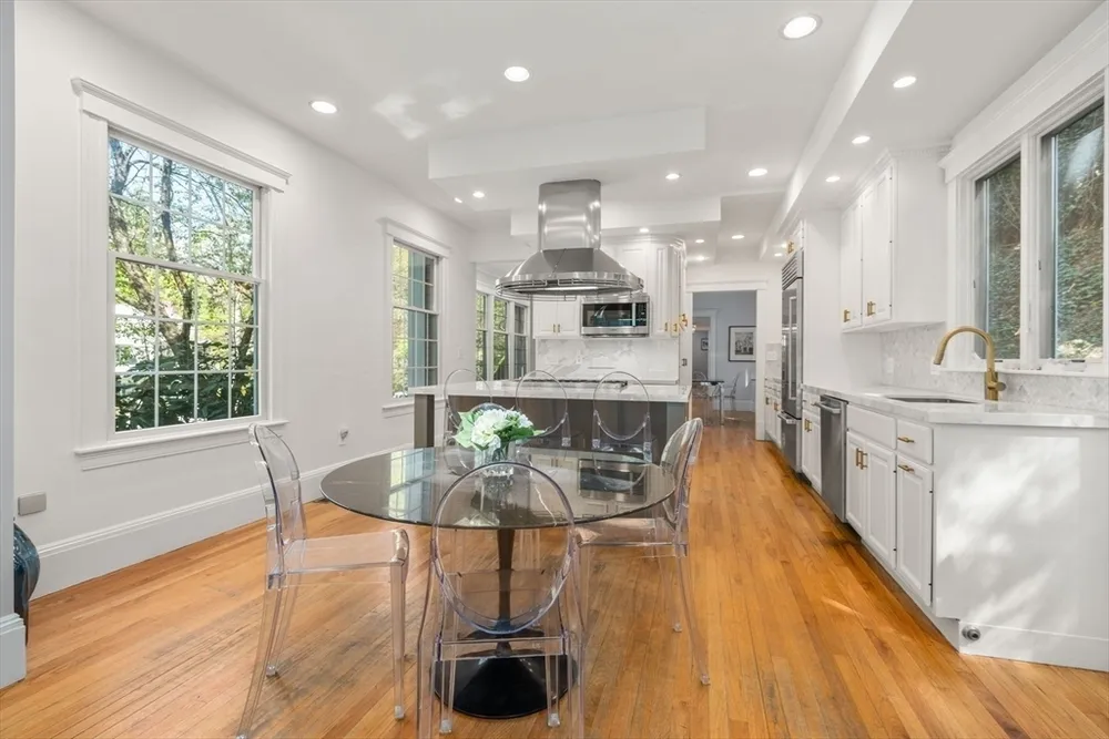 110 Avalon Rd, Newton, MA 02468