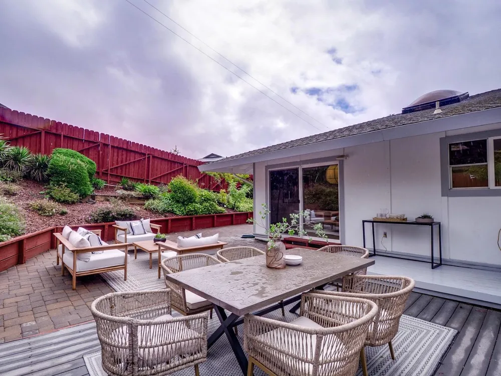 15 Bayview Dr, San Carlos, CA 94070