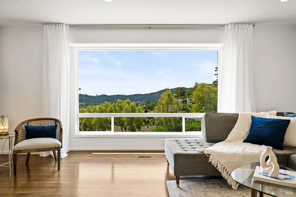 359 Via la Cumbre, Greenbrae, CA 94904