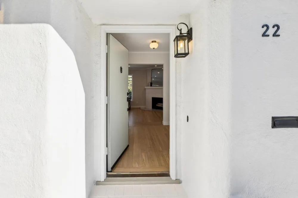 22 De Sabla Rd, San Mateo, CA 94402