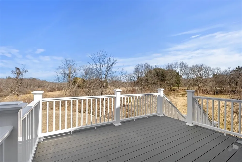 24 Fellows Rd, Ipswich, MA 01938