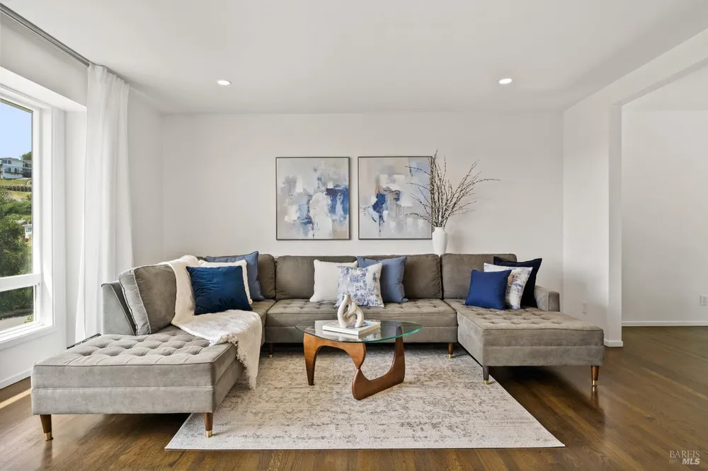 359 Via la Cumbre, Greenbrae, CA 94904