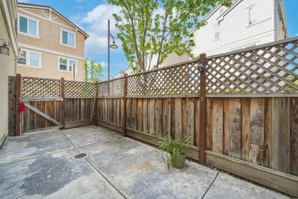 7026 N Mariposa Ln, Dublin, CA 94568