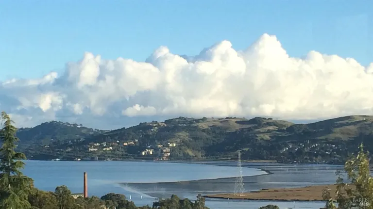 359 Via la Cumbre, Greenbrae, CA 94904