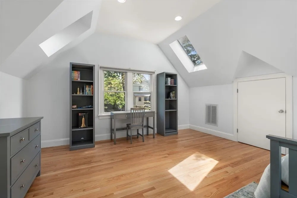 110 Avalon Rd, Newton, MA 02468