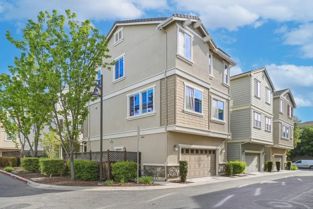 7026 N Mariposa Ln, Dublin, CA 94568