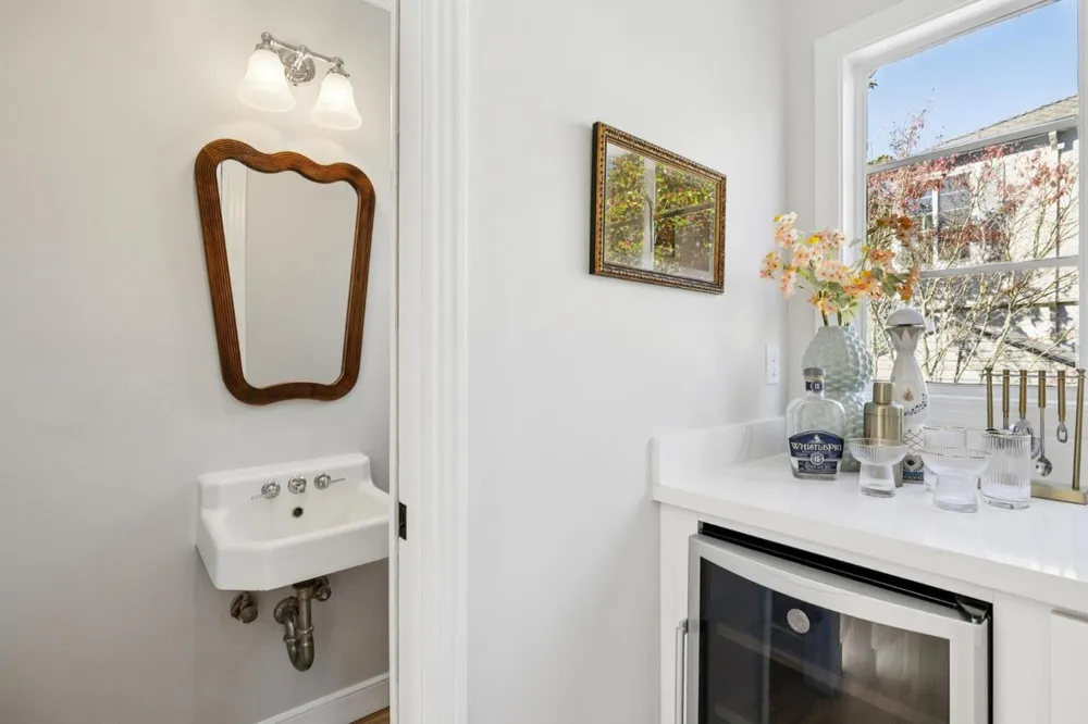 22 De Sabla Rd, San Mateo, CA 94402