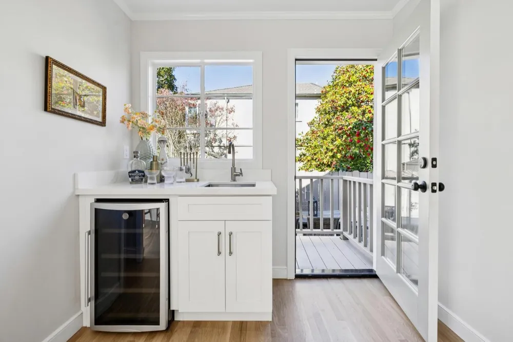 22 De Sabla Rd, San Mateo, CA 94402